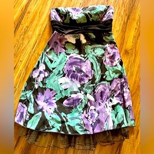 Strapless dress with tulle detail